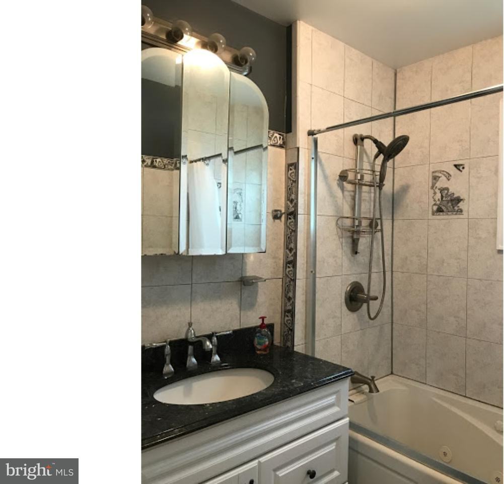 214 Johnson Ave - Photo 3 of 5