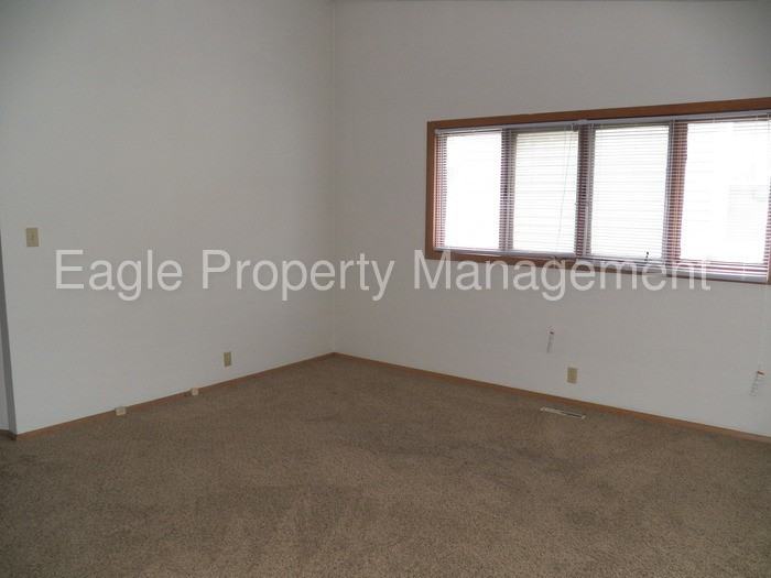 287 13th Street Northwest - Photo 3 of 9