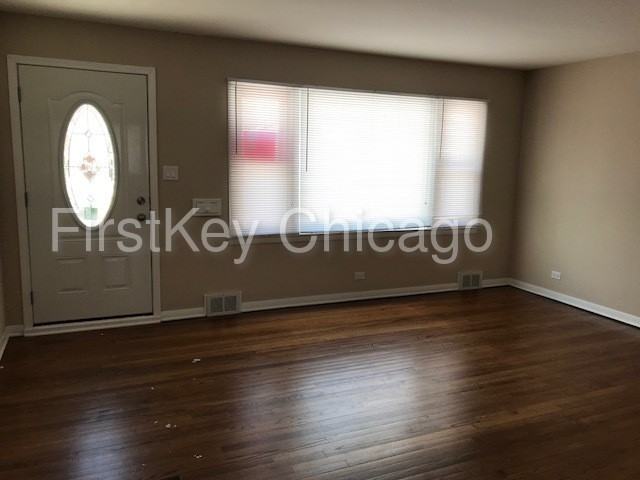 15621 Orchid Dr - Photo 3 of 18