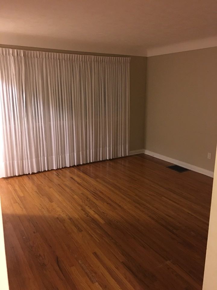 275 East 45th Street - Photo 2 of 4