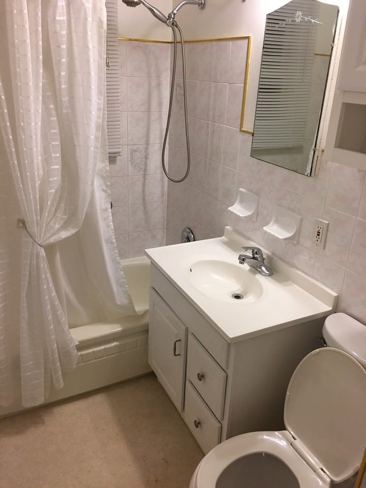 275 East 45th Street - Photo 3 of 4