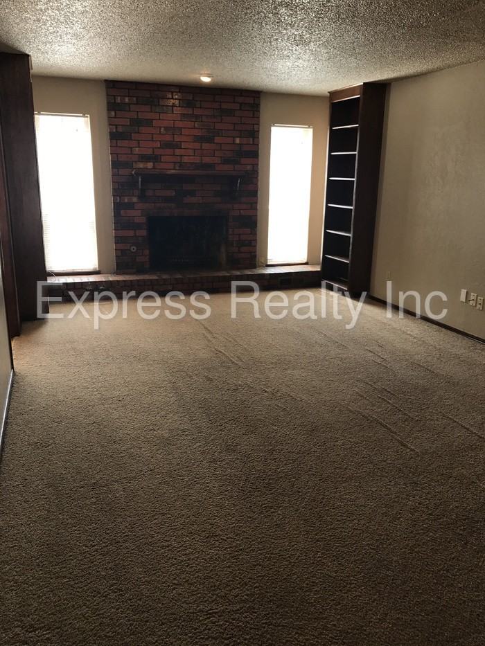 8713 Tilman Dr - Photo 2 of 16