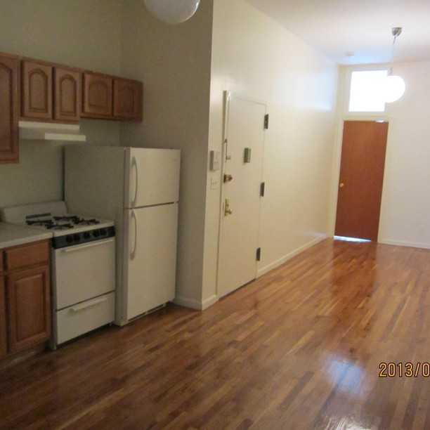 311 Jefferson Street #2R