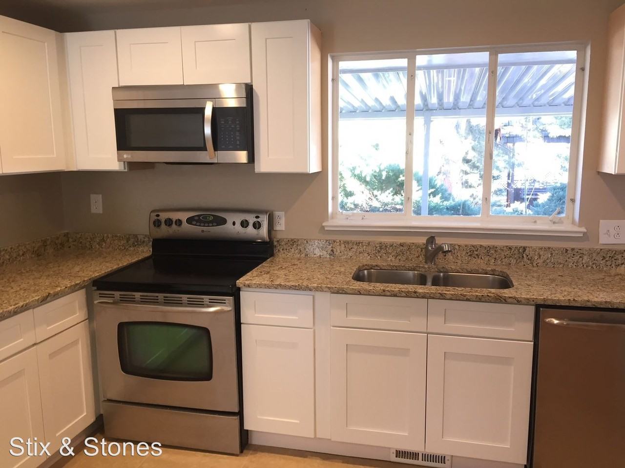 457 Kenton St - Photo 3 of 19