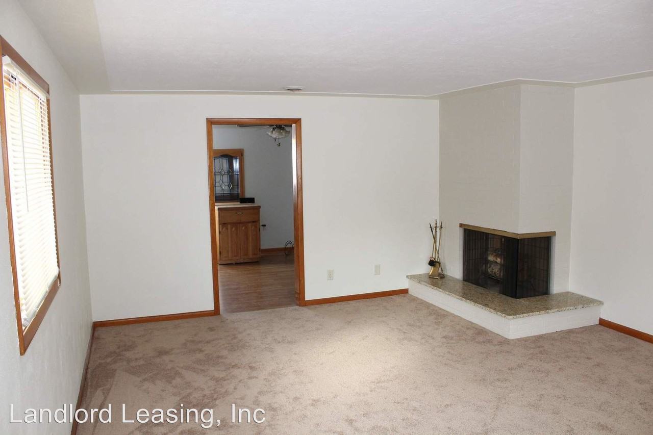 176 Woodhill Dr - Photo 3 of 12