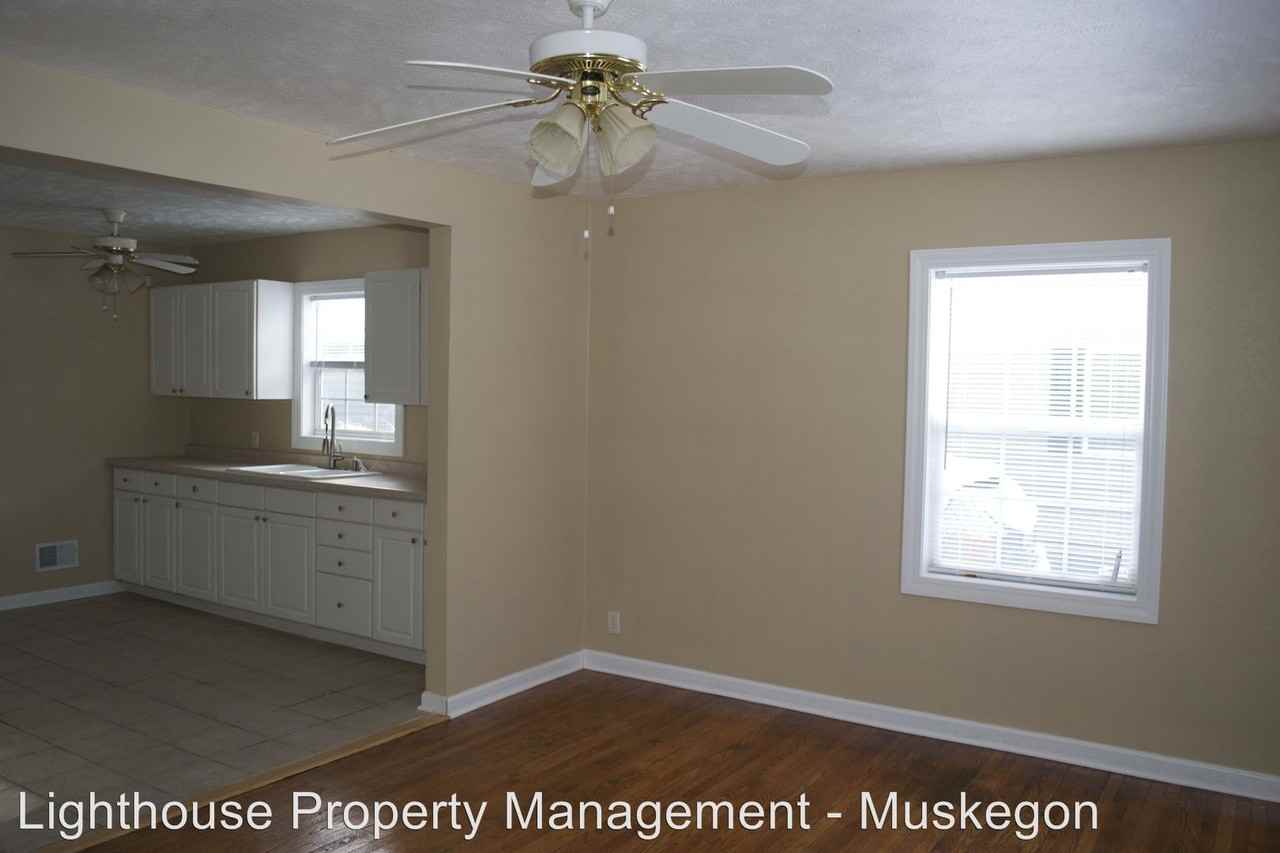 2144 Continental St - Photo 2 of 23