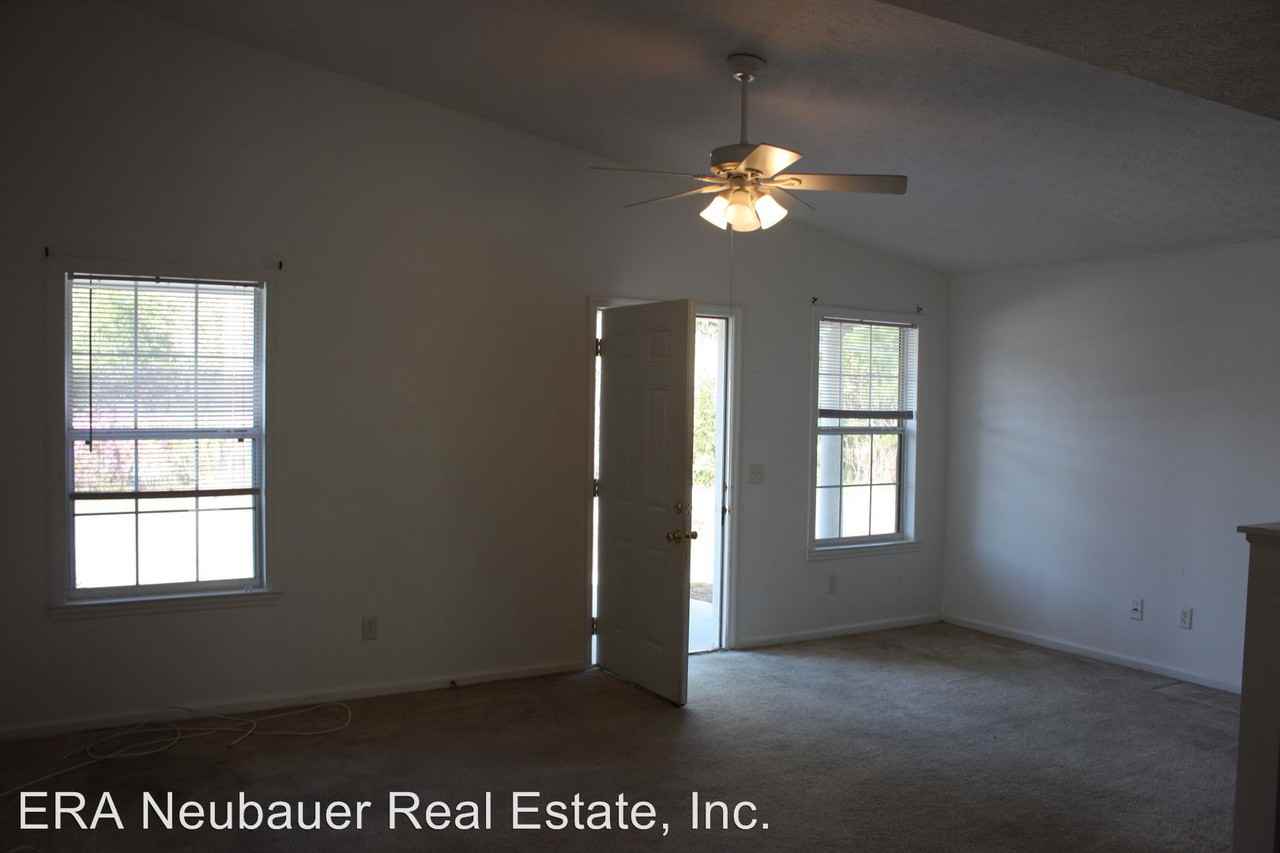 2214 Anne Ave - Photo 3 of 5