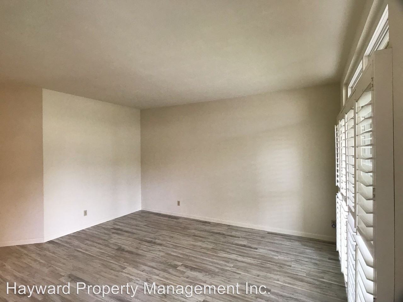 529 Majestic Way - Photo 2 of 12