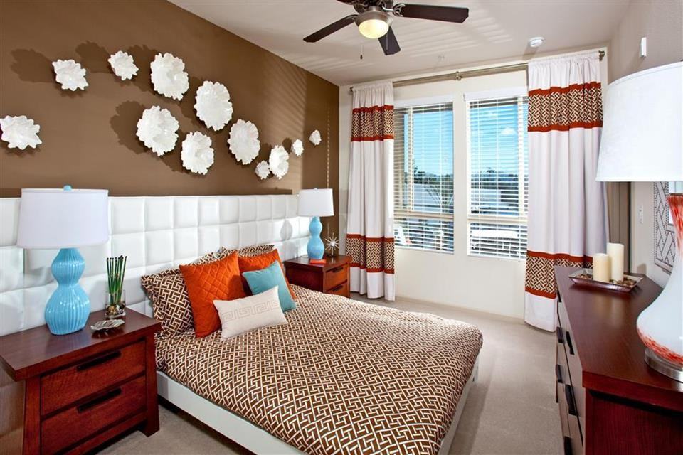 Carabella at Warner Center - Photo 3 of 21