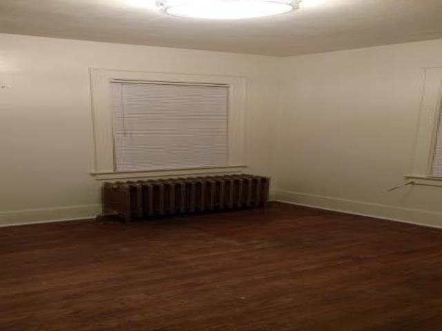 304 Darrow Ave - Photo 2 of 6