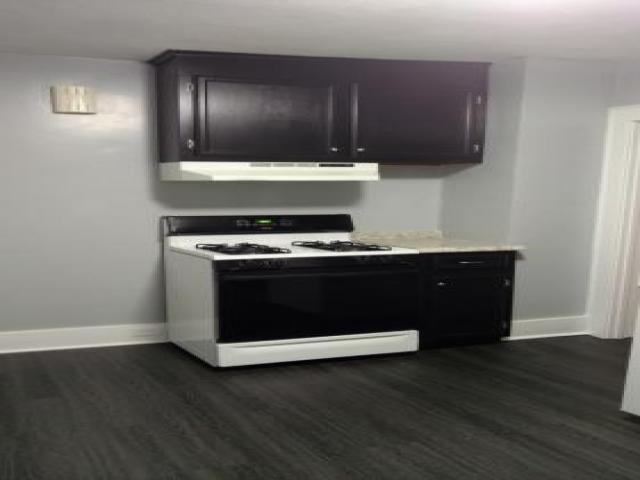 304 Darrow Ave - Photo 3 of 6