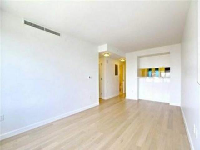 13835 39th Ave - Photo 2 of 6