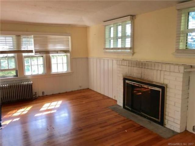 975 Marion Rd - Photo 2 of 6