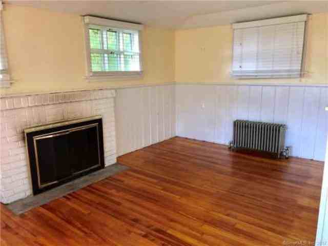 975 Marion Rd - Photo 3 of 6