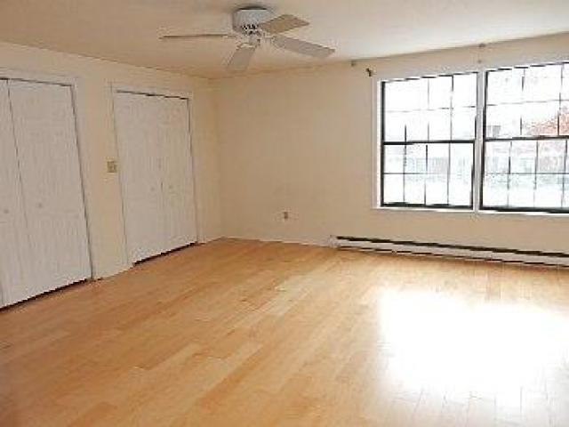 195 Falmouth Rd - Photo 3 of 6