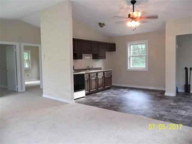 186 Hasbrouck Cir - Photo 2 of 5