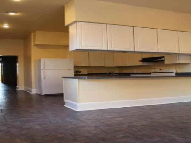 212 E 5th St - Photo 3 of 6