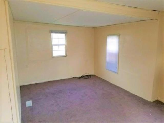 315 N Barclay St - Photo 3 of 6