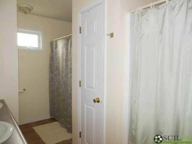 3361 Spring Valley Dr - Photo 2 of 6