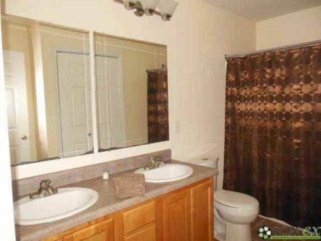 3361 Spring Valley Dr - Photo 3 of 6