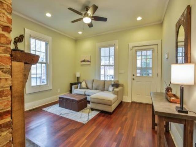 140 Short St SE - Photo 3 of 6