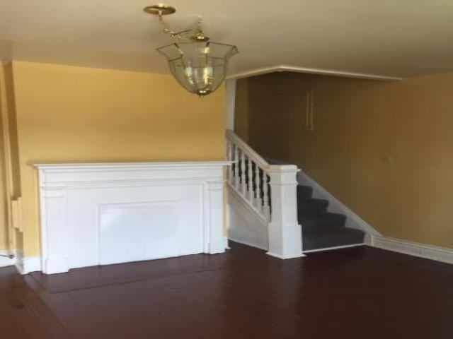 101 W 4th St - Photo 2 of 6