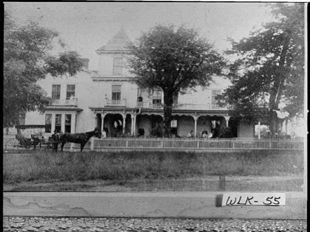 201 Sims St - Photo 3 of 6