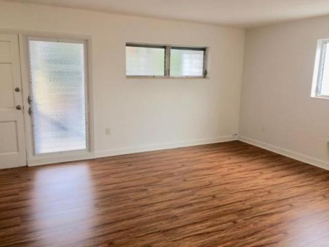100 Madeira Ave - Photo 2 of 6