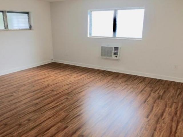 100 Madeira Ave - Photo 3 of 6