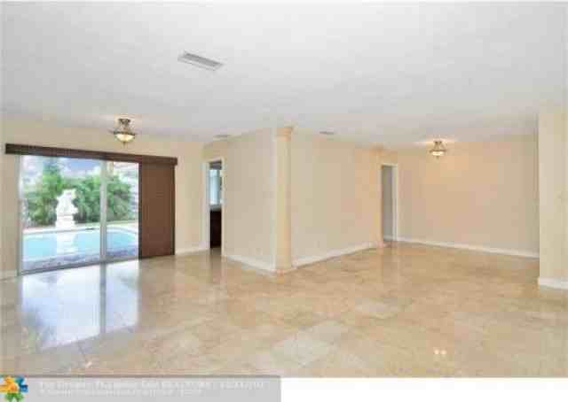 3701 NE 34th Ave - Photo 2 of 6