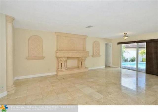 3701 NE 34th Ave - Photo 3 of 6