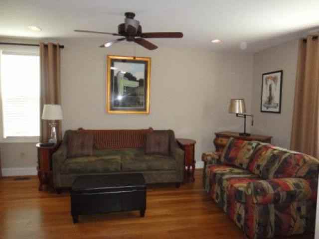 164 Park St SE - Photo 3 of 6