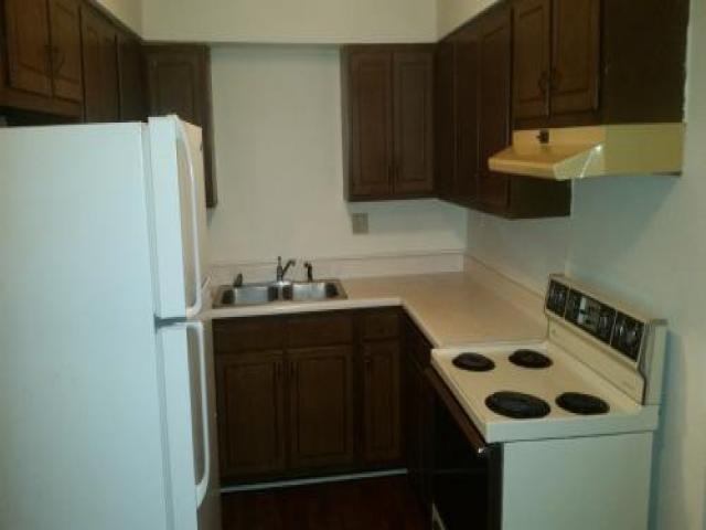 315 Hillcrest St - Photo 3 of 4