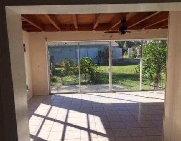 540 Pelican Dr - Photo 3 of 6