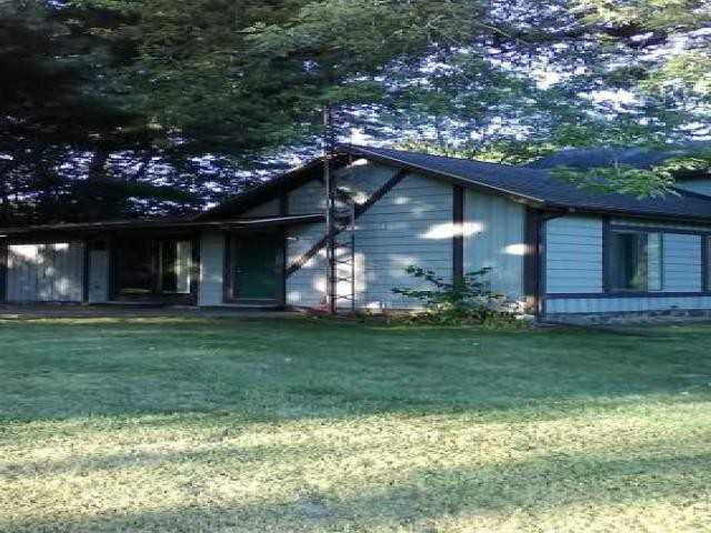 103 N Lincoln St - Photo 2 of 4