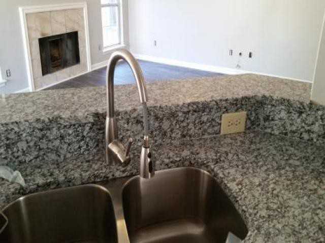 606 River Ridge St - Photo 2 of 6