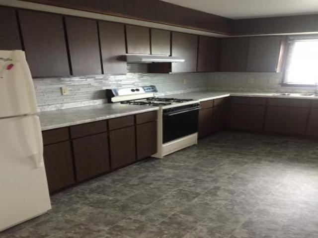 375-377 N Monroe Ave - Photo 2 of 6