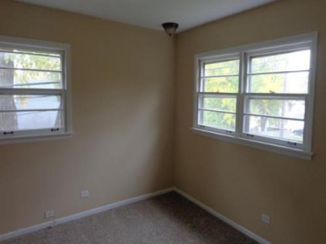 401 Fairlawn Dr - Photo 2 of 6