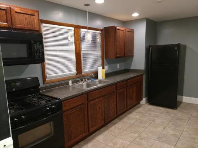 516 Jefferson St - Photo 2 of 6