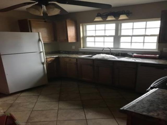 313 Lee St SE - Photo 3 of 6