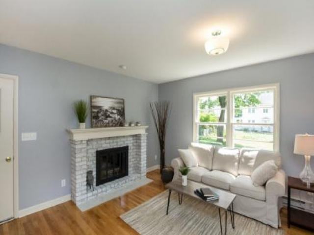 1705 Morningside Dr - Photo 3 of 6