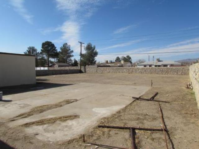 241 Edith Dr - Photo 3 of 5