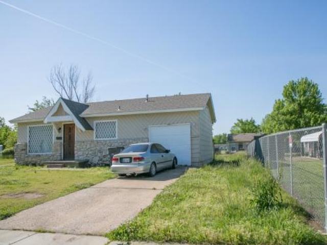 316 W 62nd Pl N - Photo 3 of 4