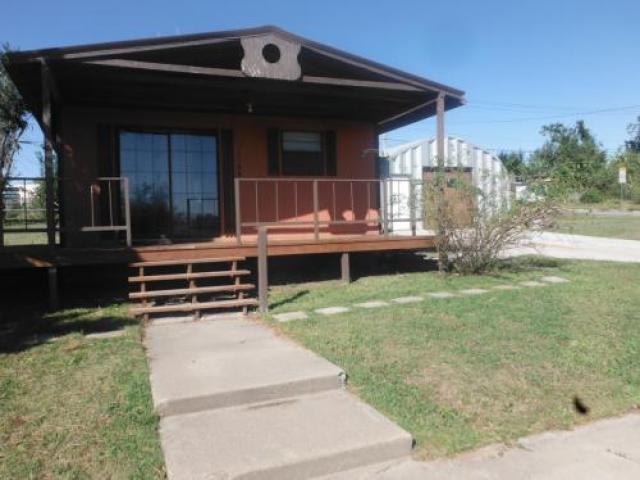 1109 Avenue I - Photo 2 of 6