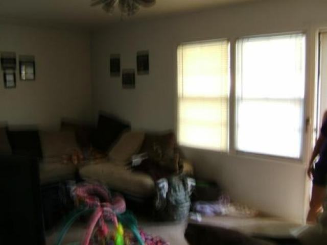 2217 Sloan St - Photo 2 of 4