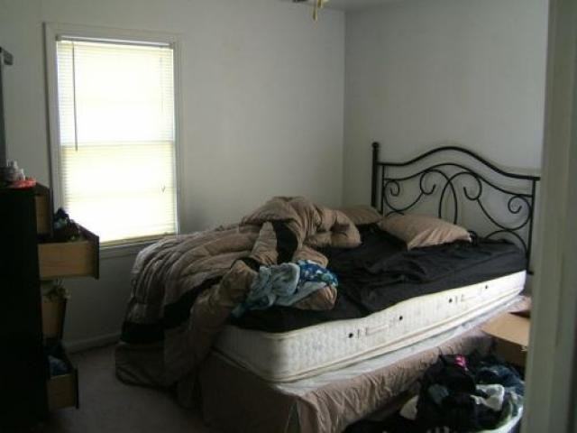 2217 Sloan St - Photo 3 of 4