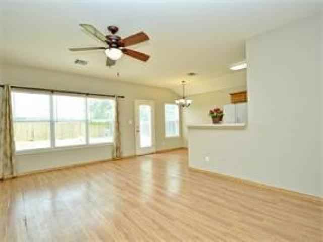 2595 Georgian Dr - Photo 2 of 6