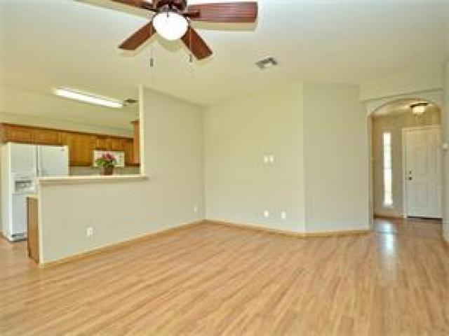 2595 Georgian Dr - Photo 3 of 6