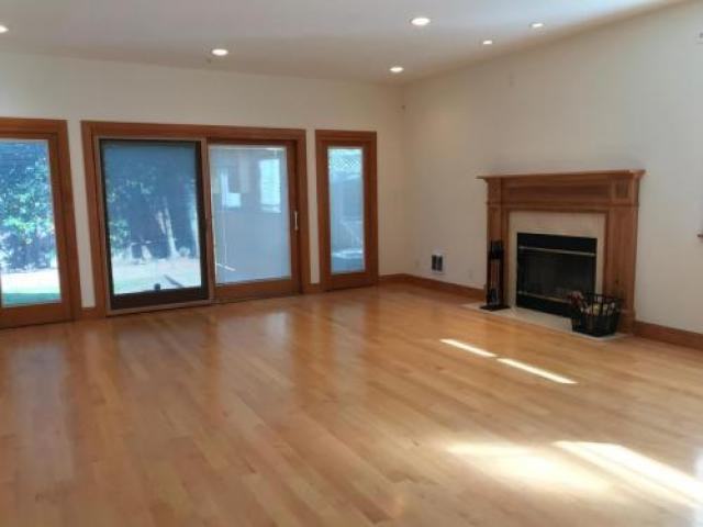 863 Constitution Dr - Photo 3 of 6