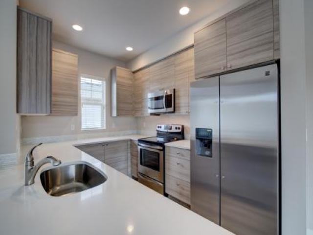 520 Williams Ave S - Photo 3 of 6